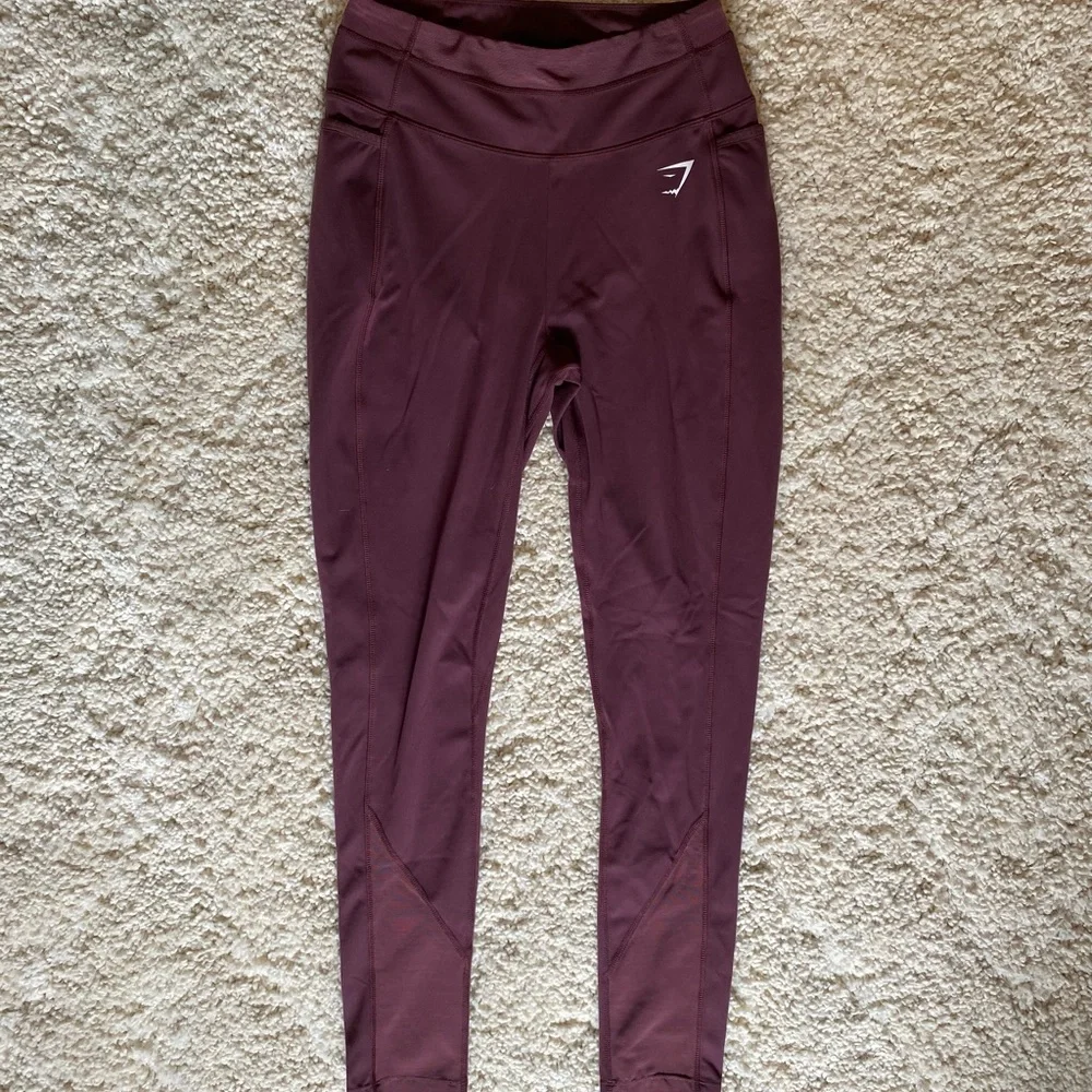 Gymshark Dreamy Mesh Leggings in Berry Red - Picture 2 of 2